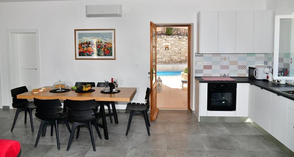 סופטאר Villa Aries מראה חיצוני תמונה