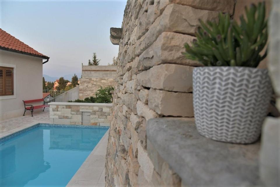 סופטאר Villa Aries מראה חיצוני תמונה